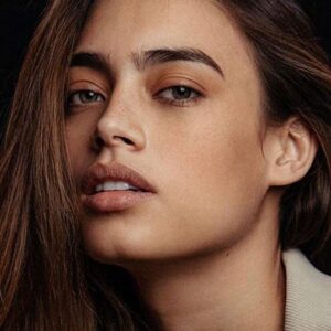 تصویر هنرمند Laura Archbold