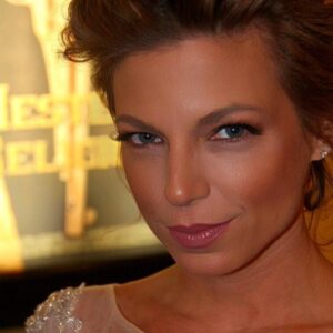 تصویر هنرمند Holiday Hadley