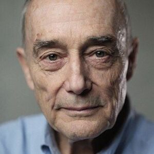 تصویر هنرمند Garrick Hagon