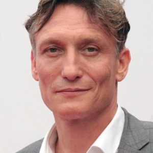 تصویر هنرمند Oliver Masucci