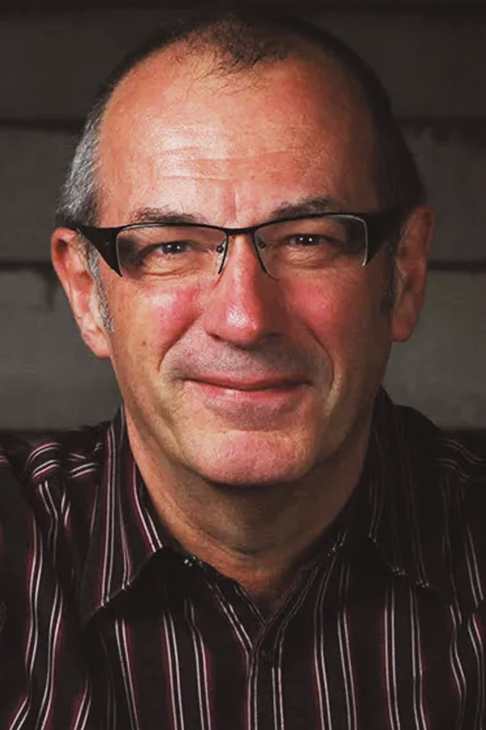 تصویر هنرمند Dave Gibbons