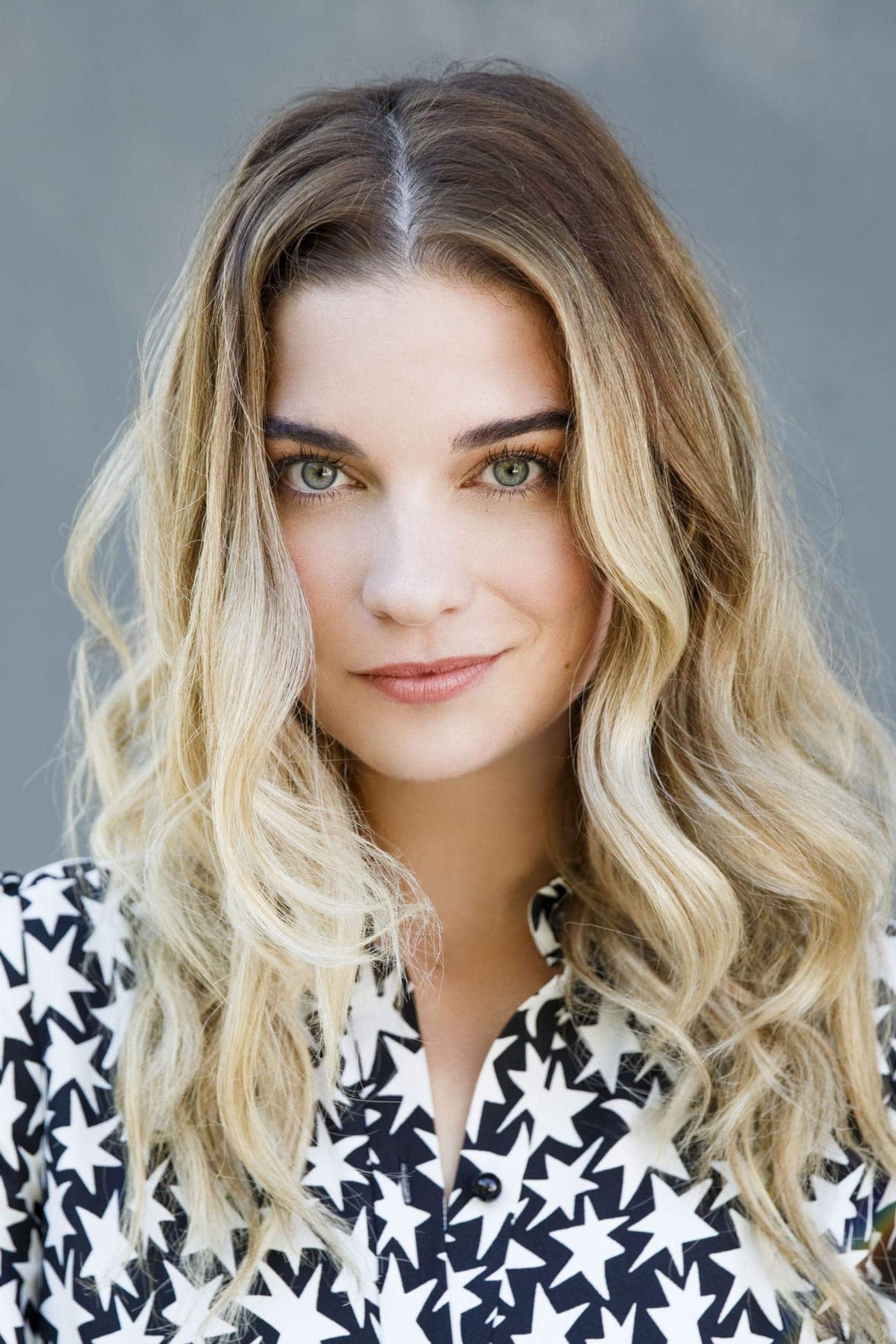 تصویر هنرمند Annie Murphy