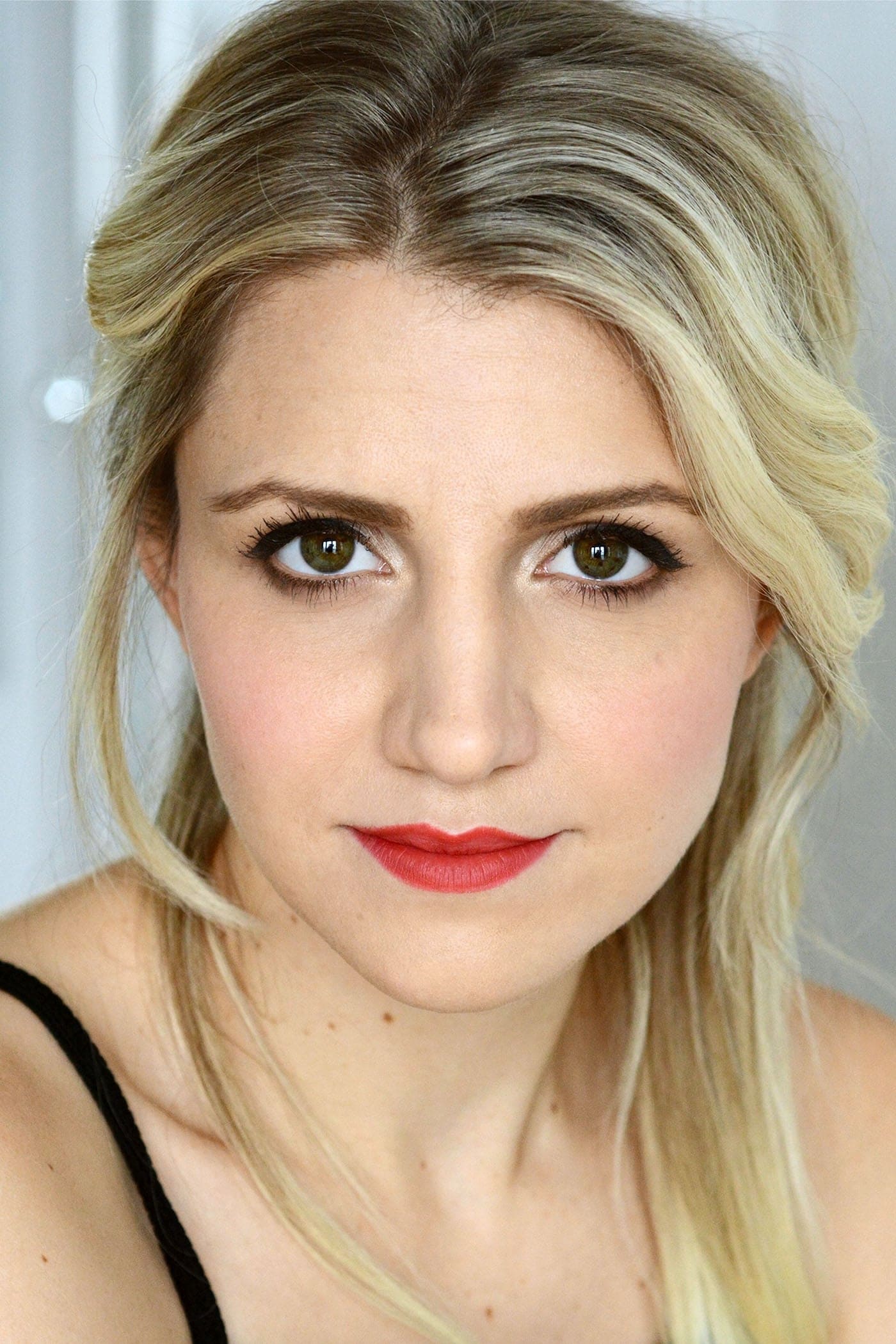 تصویر هنرمند Annaleigh Ashford