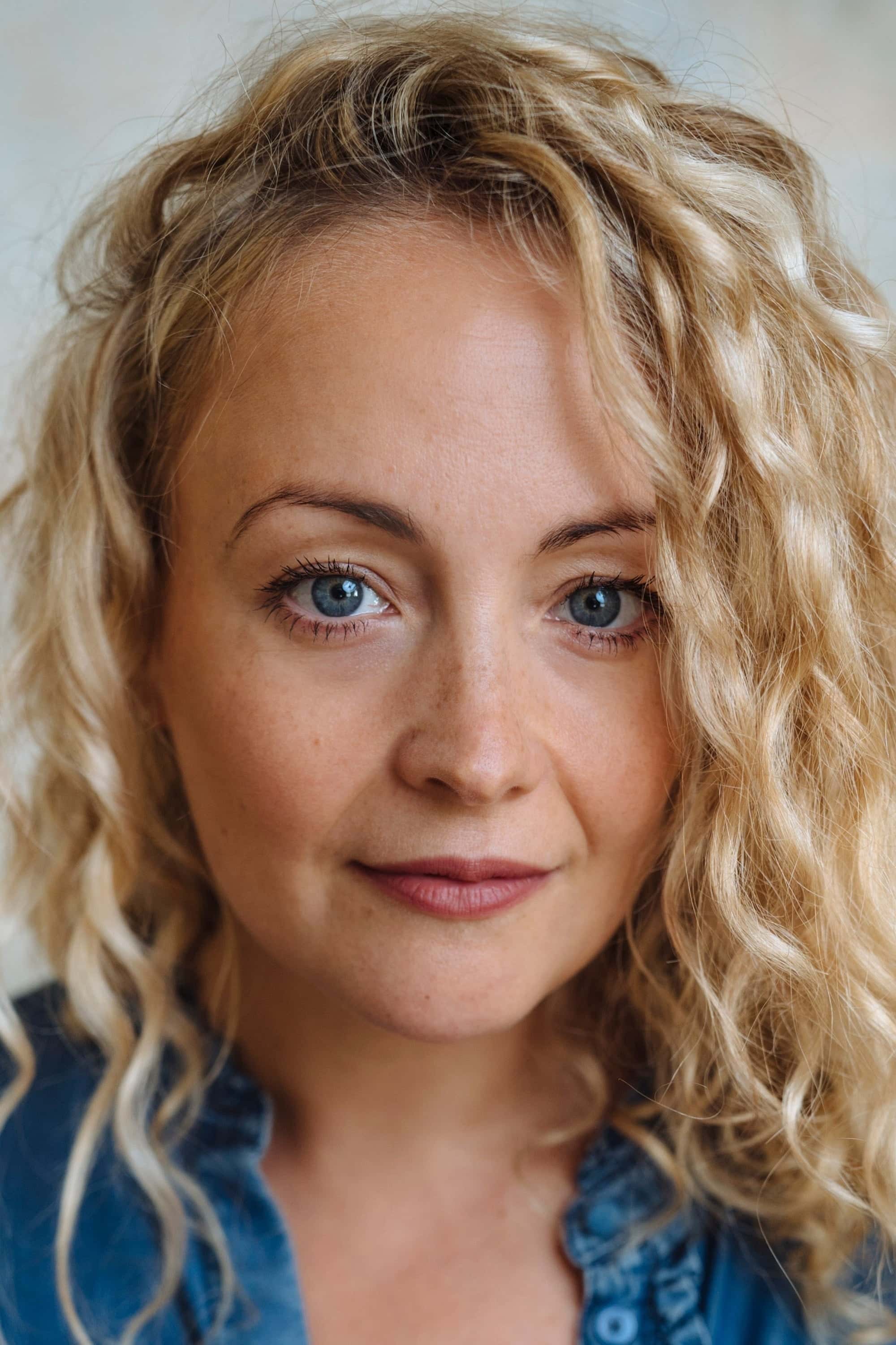 تصویر هنرمند Victoria Elliott