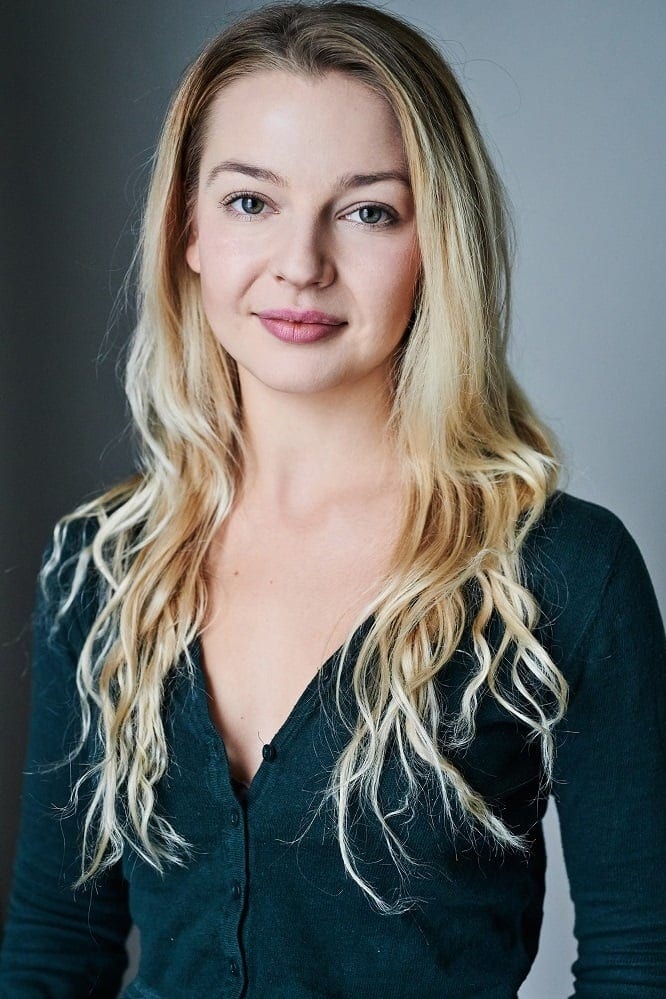 تصویر هنرمند Issy Stewart