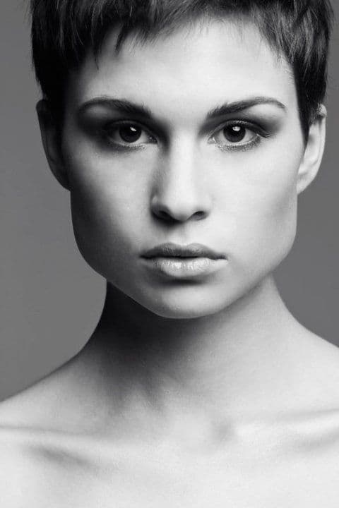 تصویر هنرمند Roxanne Fernandes