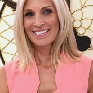 تصویر هنرمند Sarah Hewson