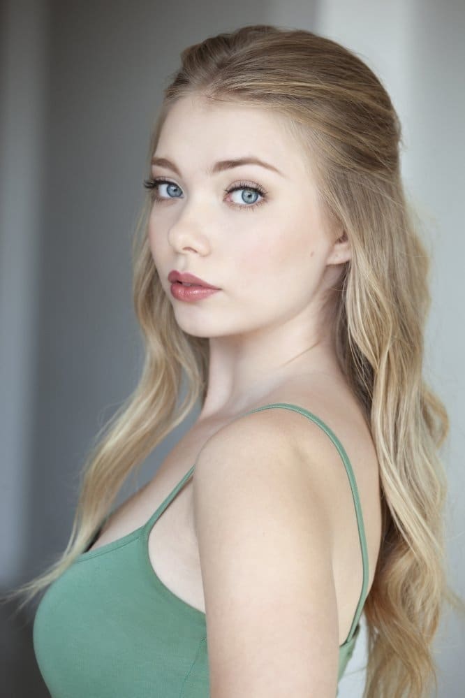 تصویر هنرمند Emilia McCarthy