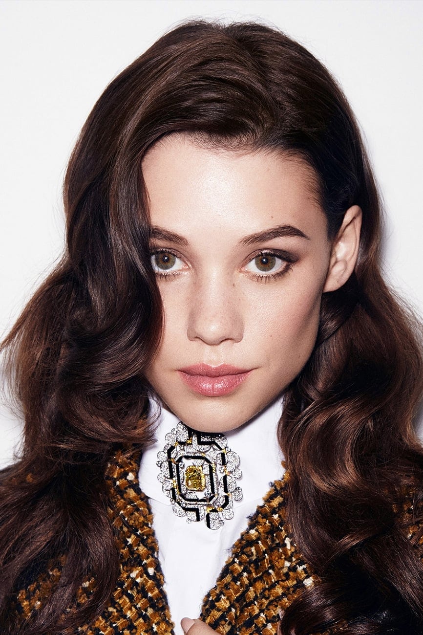 تصویر هنرمند Astrid Bergès-Frisbey