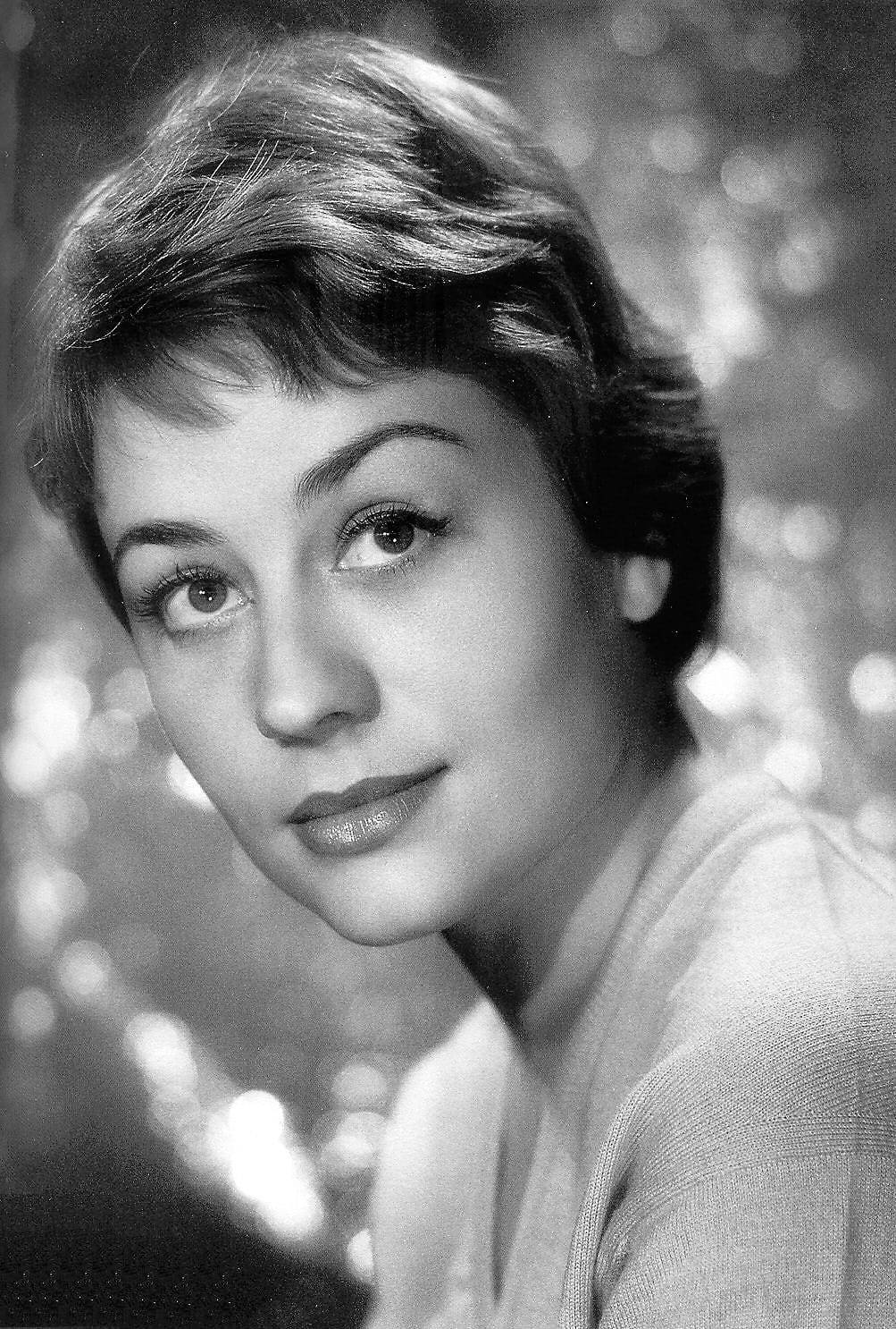 تصویر هنرمند Annie Girardot