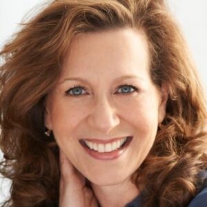 تصویر هنرمند Betsy Aidem