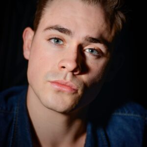 تصویر هنرمند Dacre Montgomery