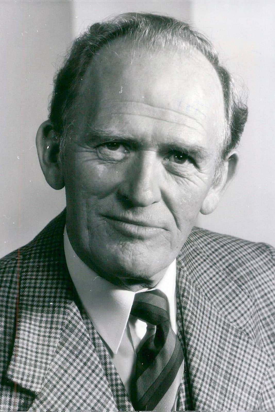 تصویر هنرمند Gordon Jackson