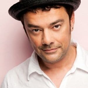 تصویر هنرمند Brian Dobson