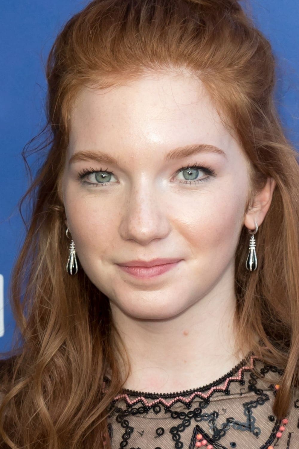 تصویر هنرمند Annalise Basso
