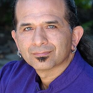 تصویر هنرمند Mike Martinez