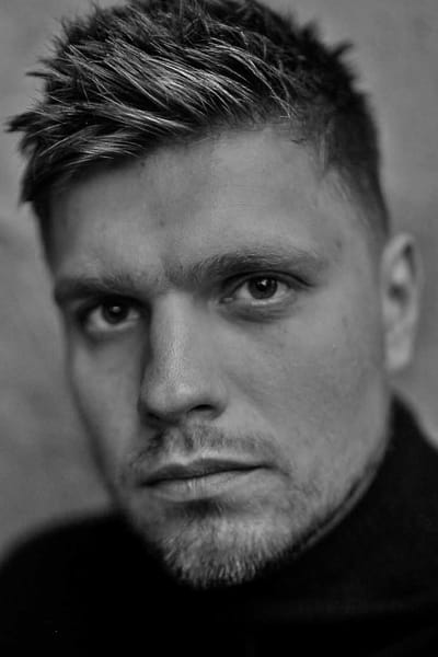 تصویر هنرمند Roman Vasyanov