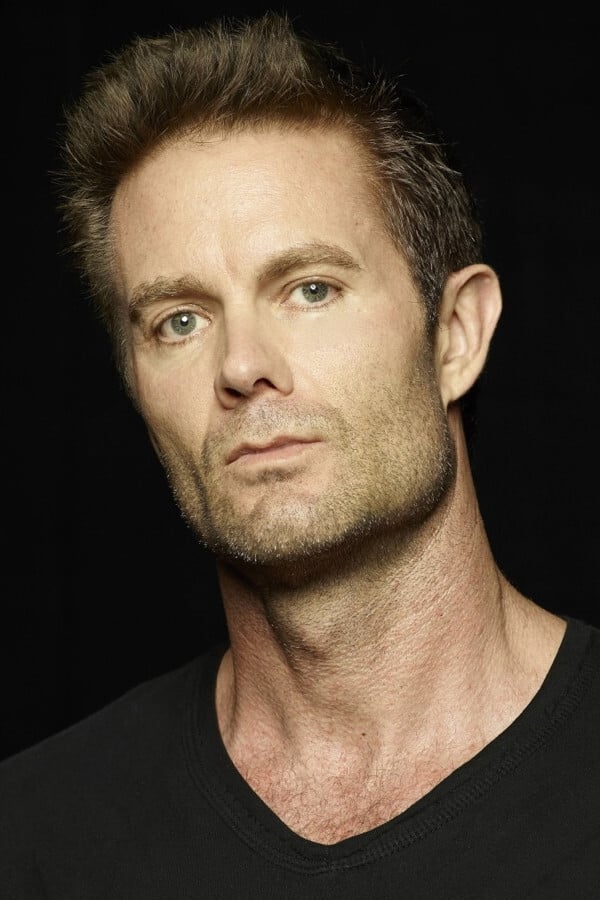 تصویر هنرمند Garret Dillahunt