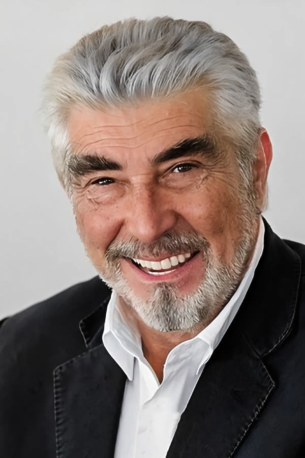 تصویر هنرمند Erdal Özyağcılar