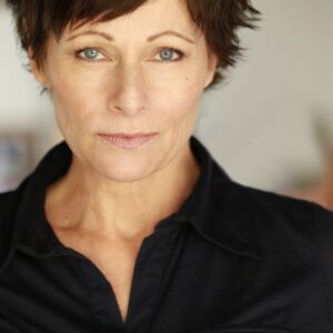 تصویر هنرمند Cindy Hogan