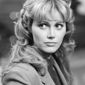 تصویر هنرمند Mary Louise Weller