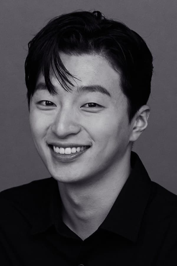 تصویر هنرمند Jung Yong-Ju