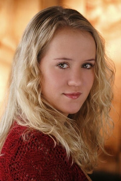 تصویر هنرمند Aria Noelle Curzon