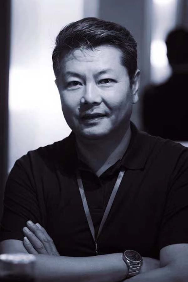 تصویر هنرمند Zhang Xiaolin