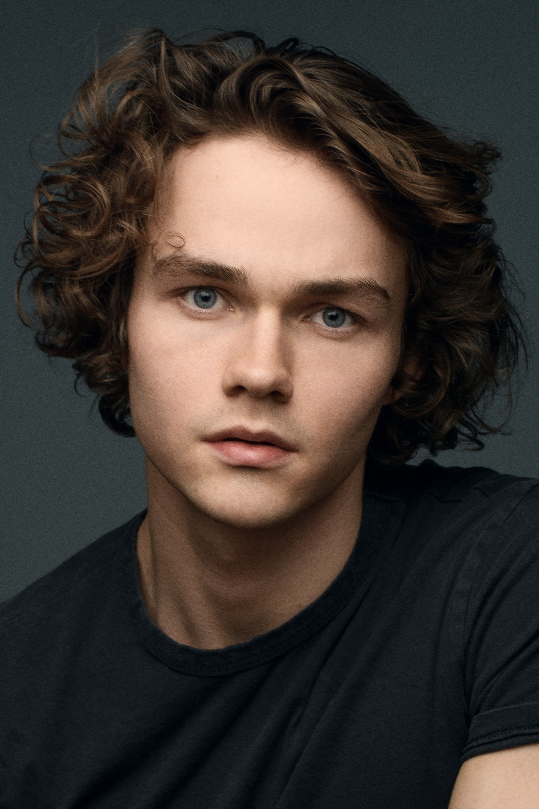 تصویر هنرمند Levi Miller