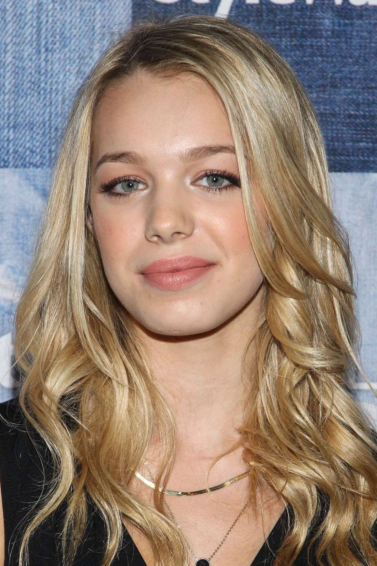 تصویر هنرمند Sadie Calvano