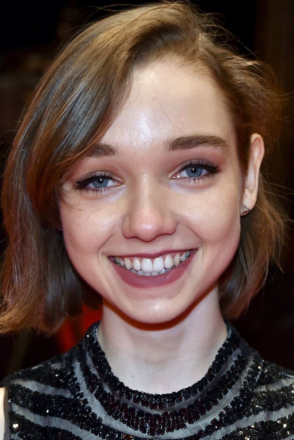 تصویر هنرمند Julia Sarah Stone