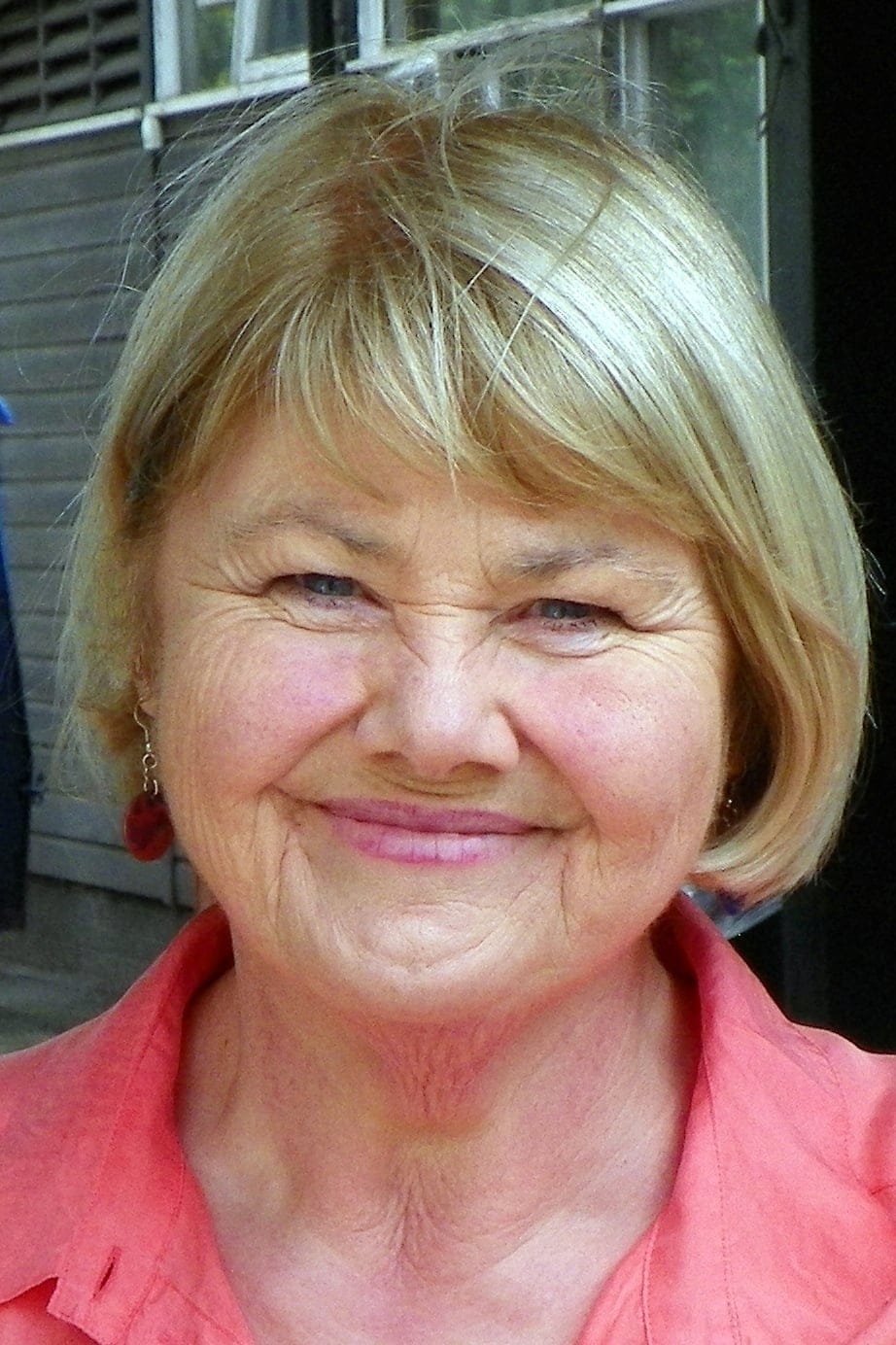 تصویر هنرمند Annette Badland