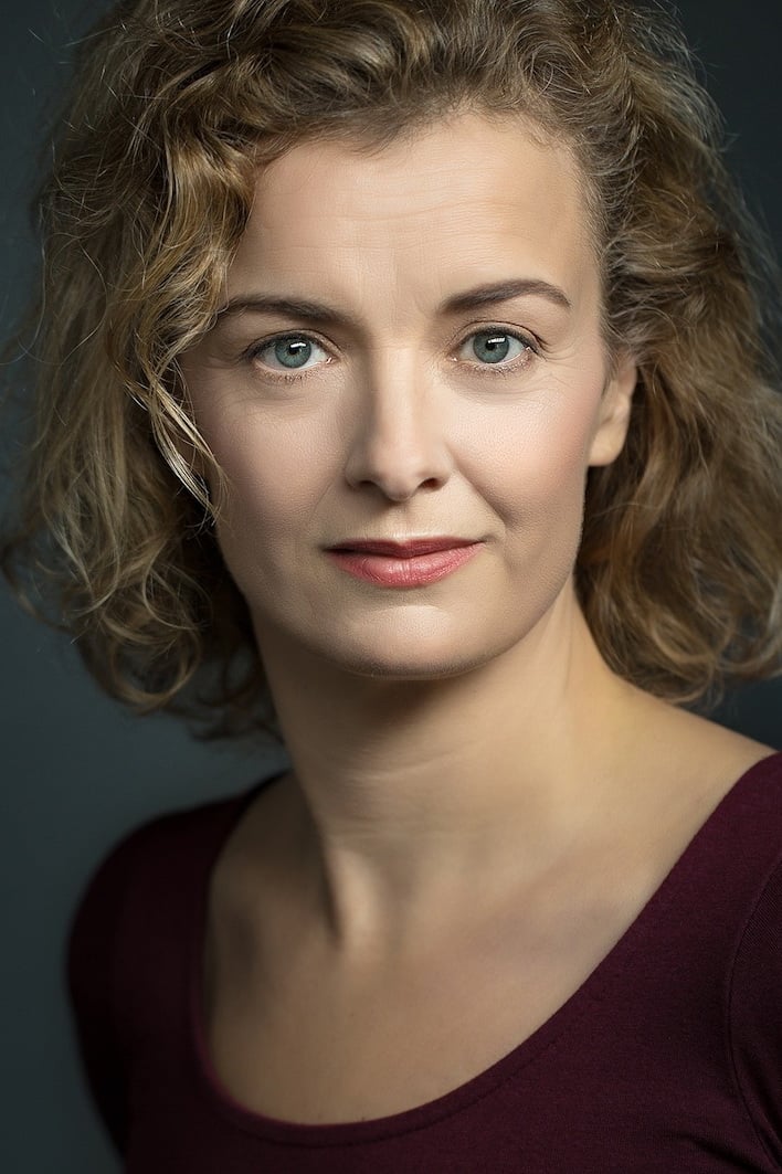 تصویر هنرمند Lucy Russell