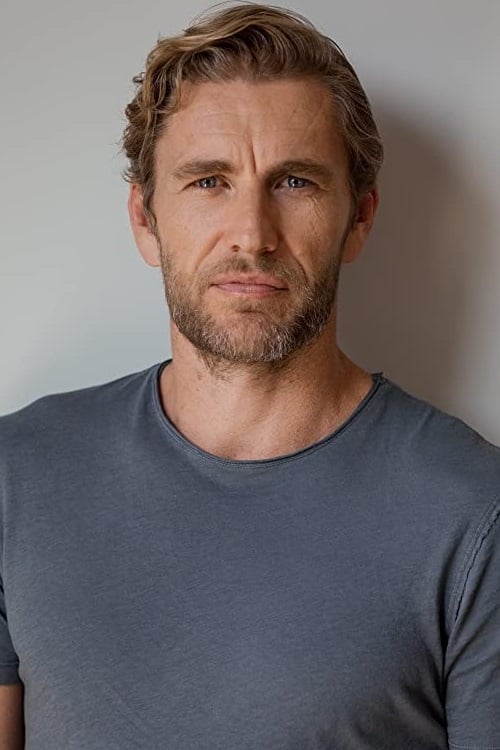 تصویر هنرمند Brett Tucker