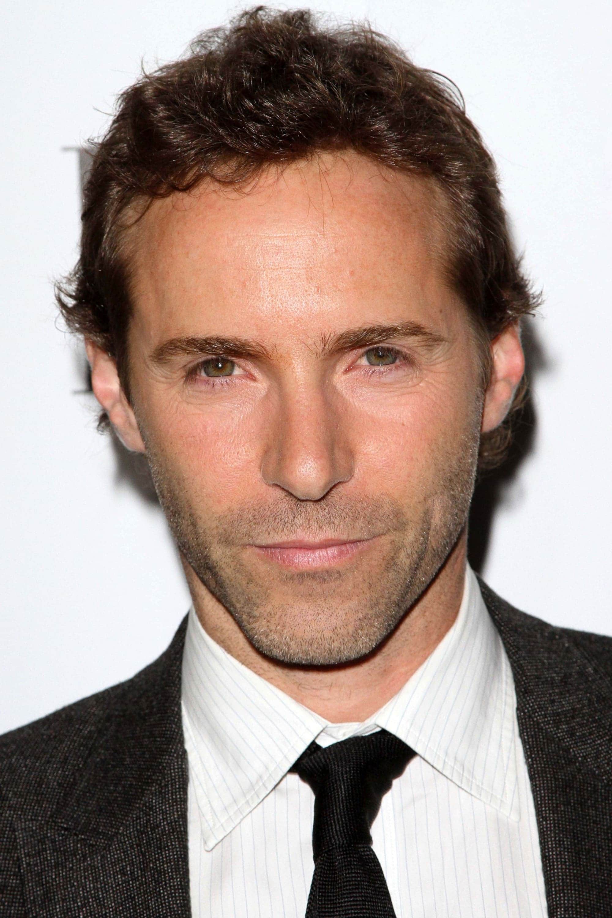 تصویر هنرمند Alessandro Nivola