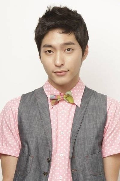 تصویر هنرمند Lee Yong Joon