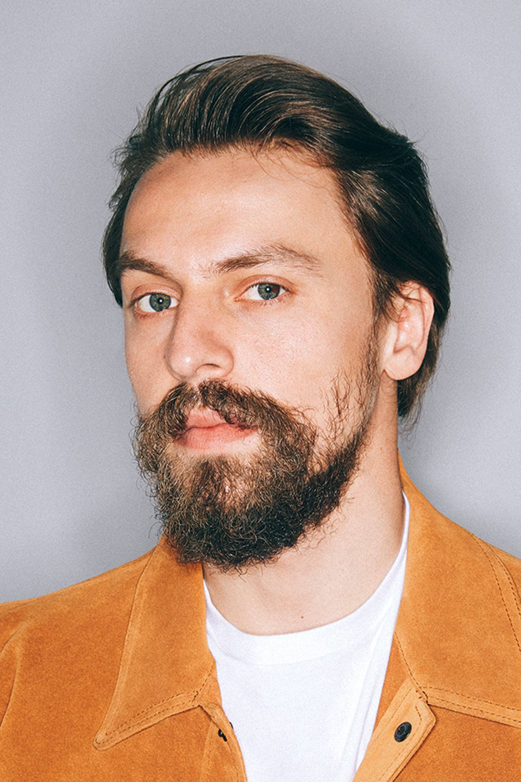 تصویر هنرمند Metin Akdülger