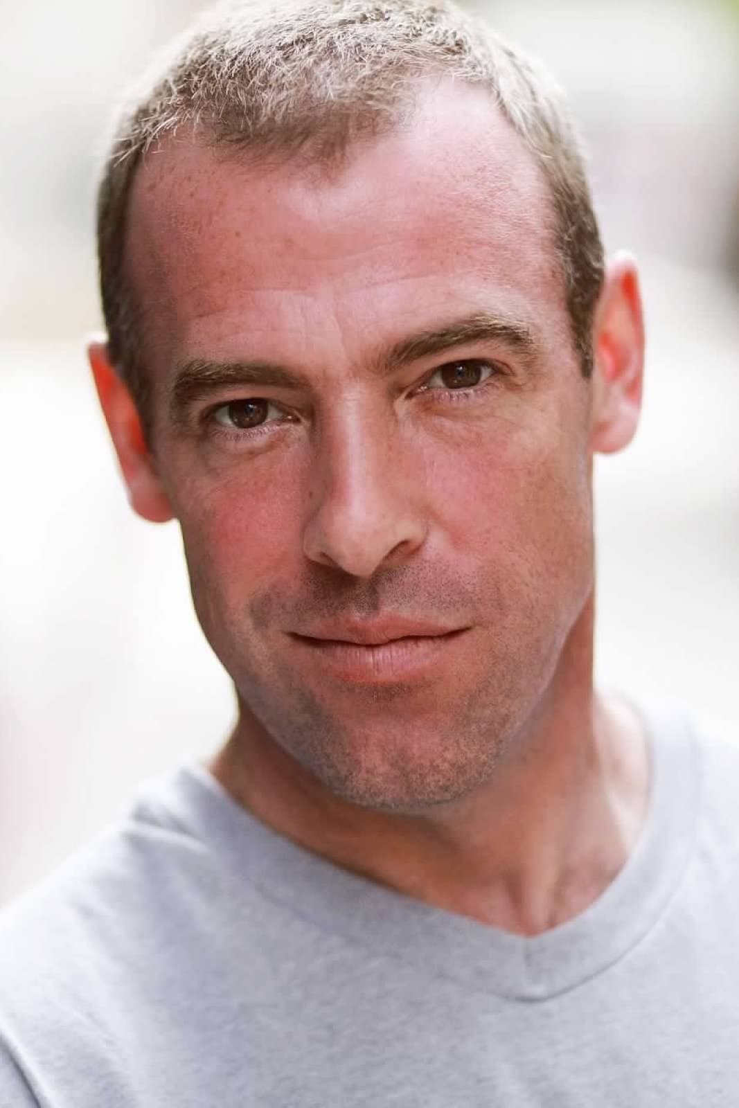 تصویر هنرمند Ian Merrill Peakes