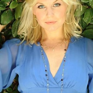 تصویر هنرمند Suzanne Jamieson