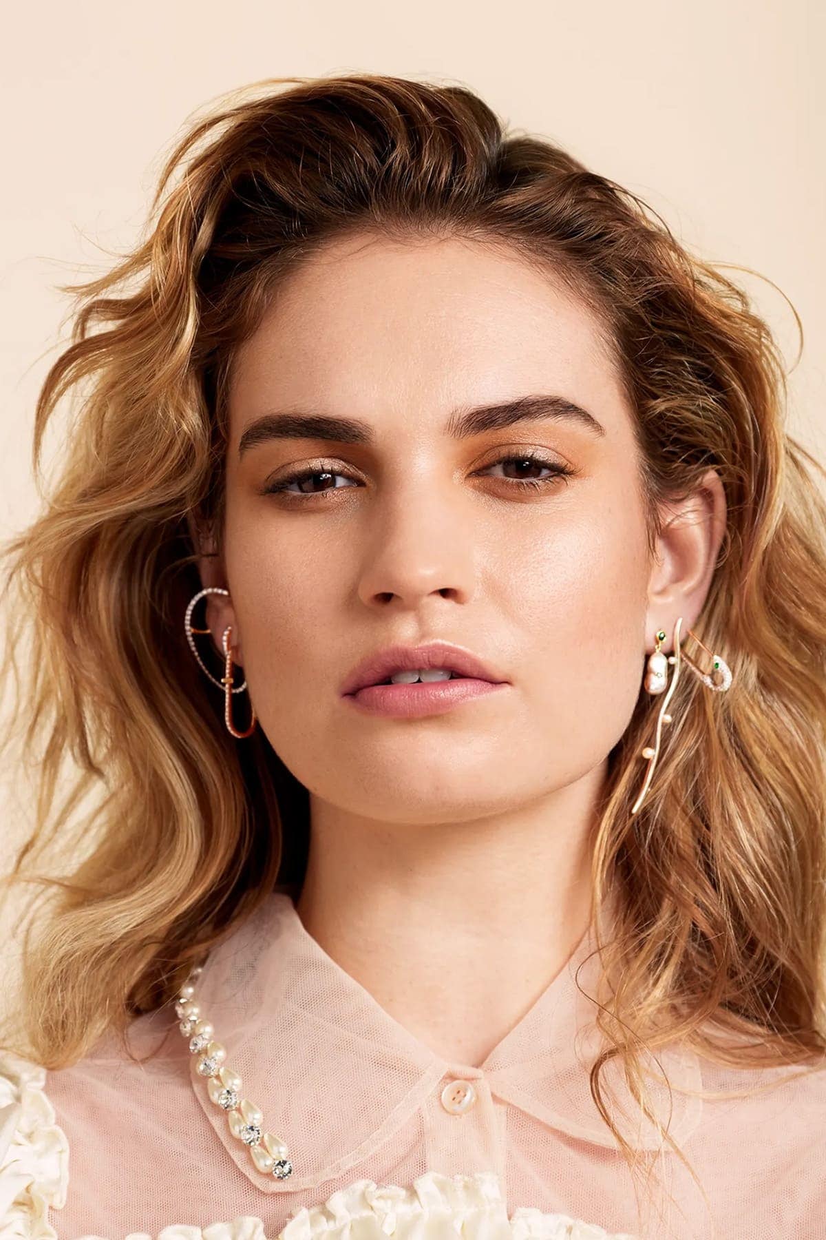 تصویر هنرمند Lily James