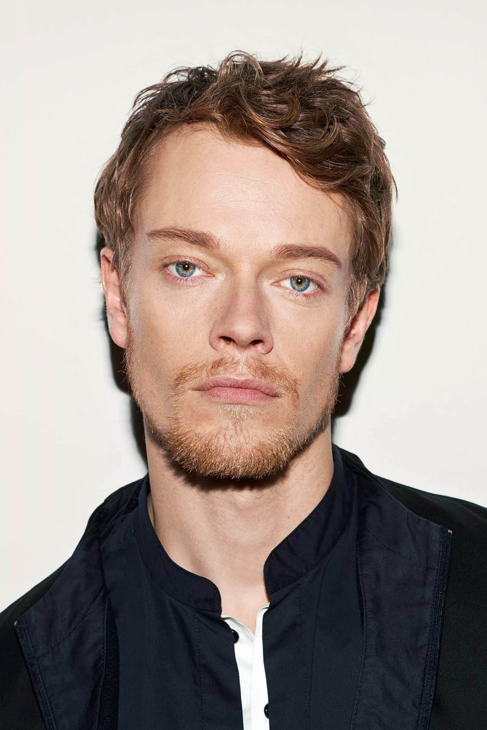 تصویر هنرمند Alfie Allen