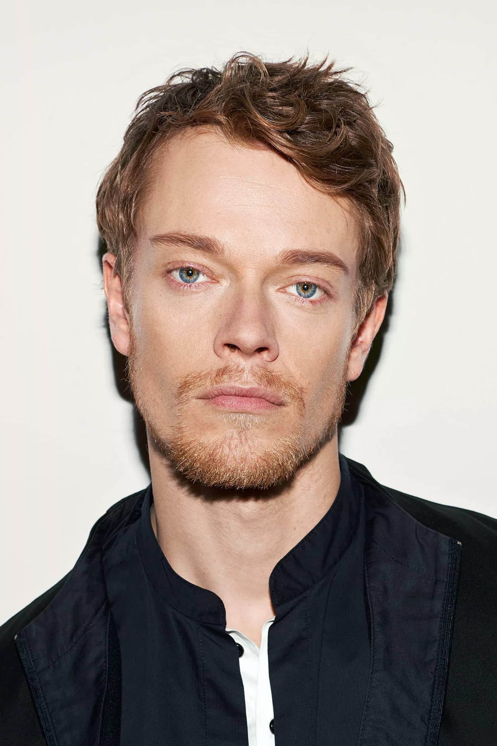 تصویر هنرمند Alfie Allen