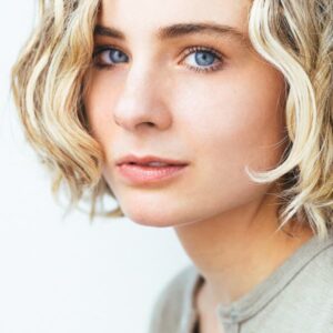 تصویر هنرمند Lizzy DeClement