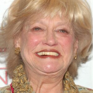 تصویر هنرمند Suzanne Shepherd