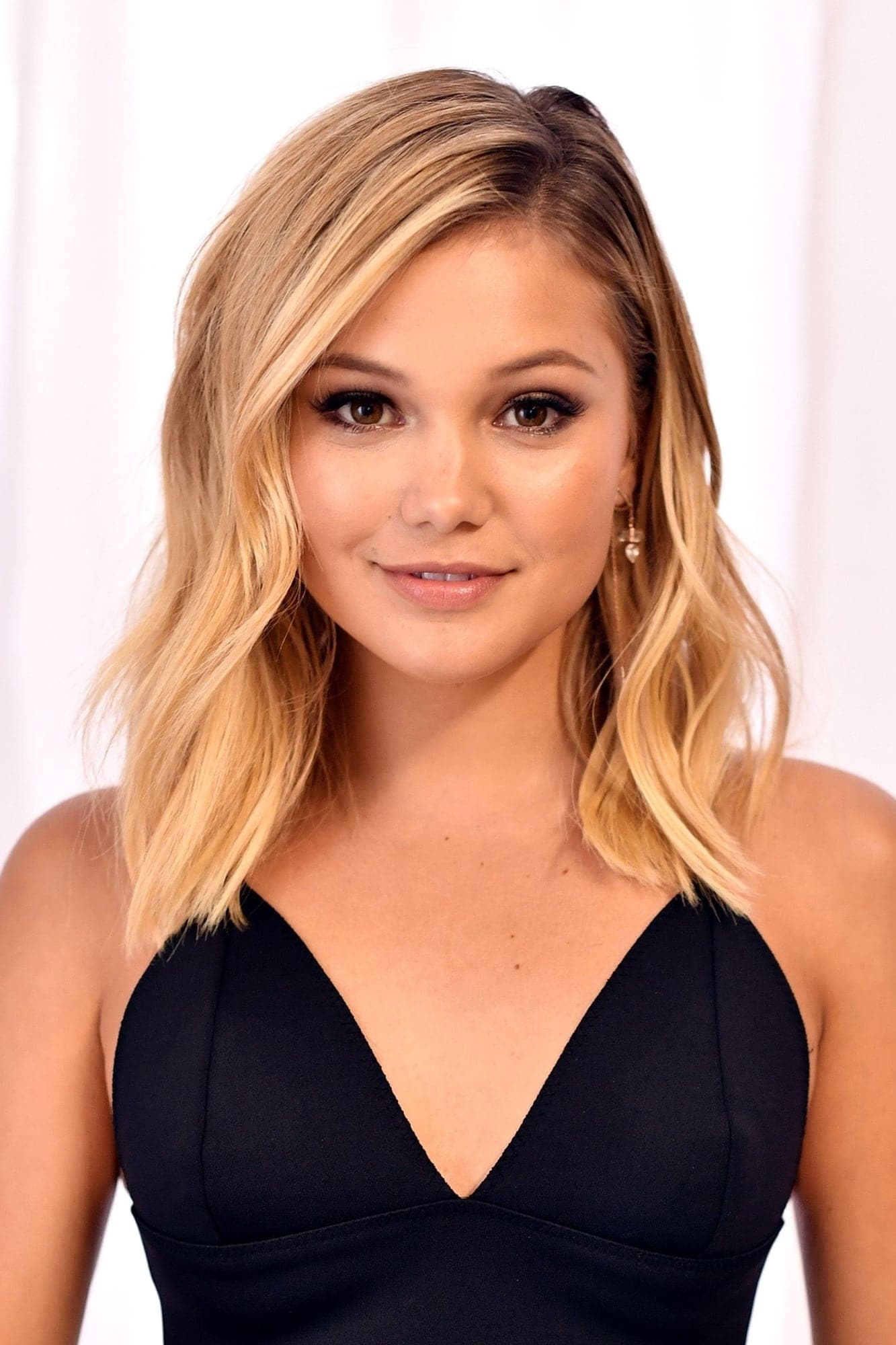 تصویر هنرمند Olivia Holt