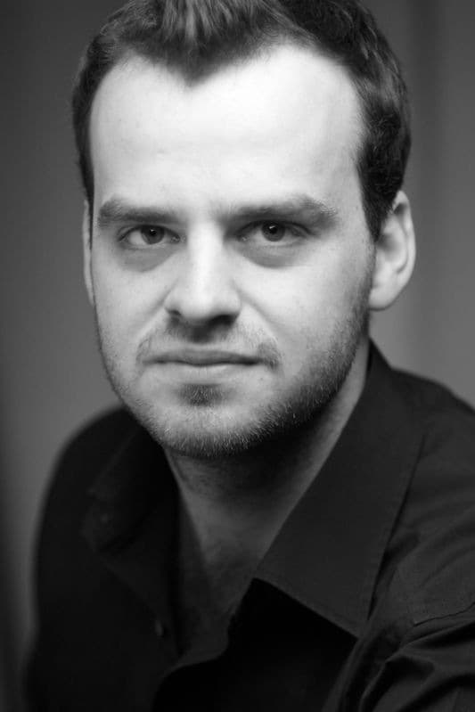 تصویر هنرمند Joshua Higgott