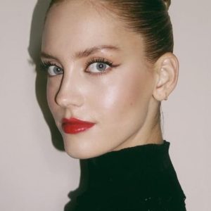 تصویر هنرمند Lola Corfixen