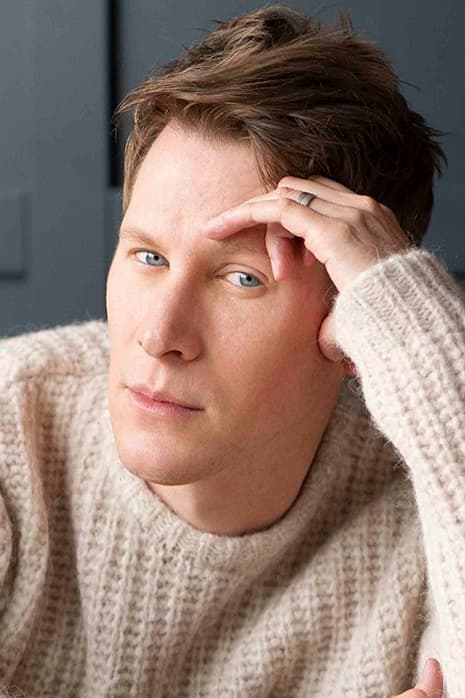 تصویر هنرمند Dustin Lance Black