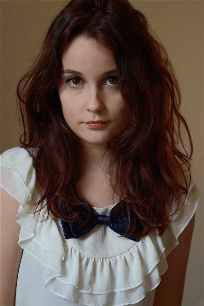 تصویر هنرمند Charlotte Levy