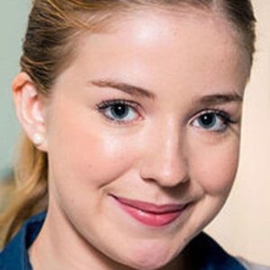 تصویر هنرمند Hannah Endicott-Douglas